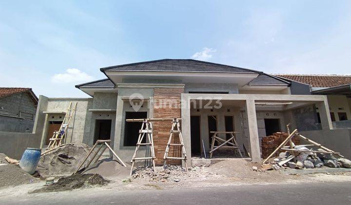 Rumah Moderen Premium Dekat Jl Purwomartani 1