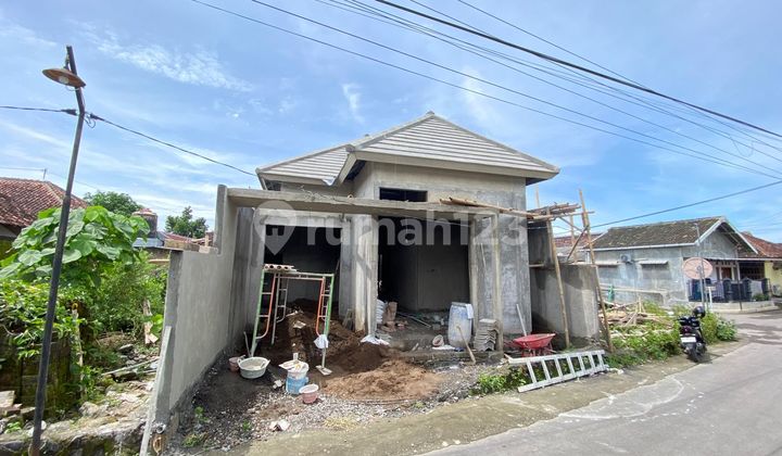 Rumah Limasan Proses Bangun di Kalasan, 5 Menit ke Kampus Ukrim 2