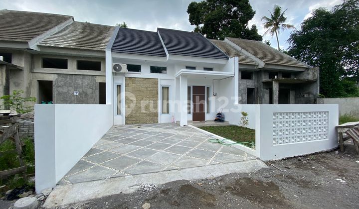 Minimalist House, a Step Away from the Sleman Regency Government Area, Price 700 Million-