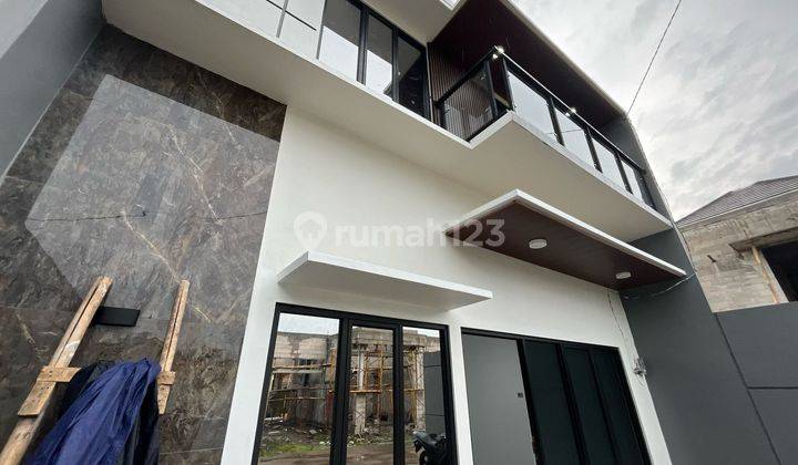 Dijual Rumah Moderen 2 Lantai 800 JT-an di Purwomartani Sleman 1