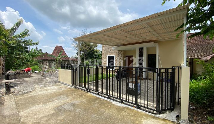 Rumah 500Jt-An Lahan Luas di Seyegan, 9 Menit ke Exit Tol Jogja-Bawen Rumah 500Jt-An Lahan Luas di Seyegan, 9 Menit ke Exit Tol Jogja-Bawen