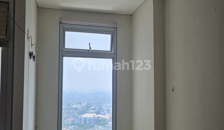 Quick Sale! Greenlake Sunter Studio Apartment Upper Floor, negotiable until deal. 2