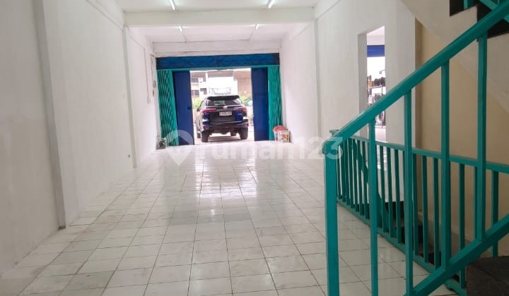 Quick Sale, Strategically Located Row Houses on Main Road with Basement in Kalimalang 2