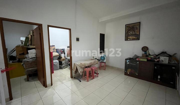 Jual Cepat, Rumah 3Lt Semi Furnish Siap Huni di Danau Indah 2