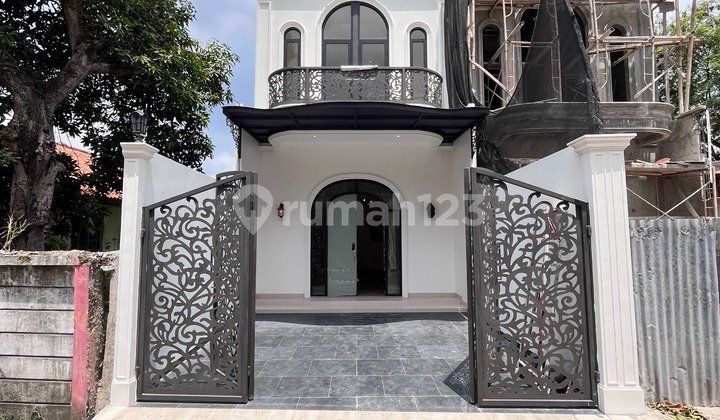 Dijual Rumah Cantik American Classic di Kreo Joglo jakarta Barat