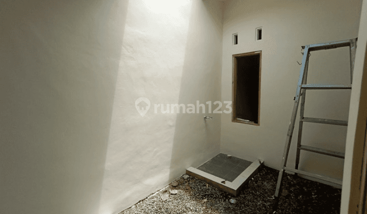 Rumah Dekat Pasar Godean, Siap Huni, Lt 100, Lb 50 8