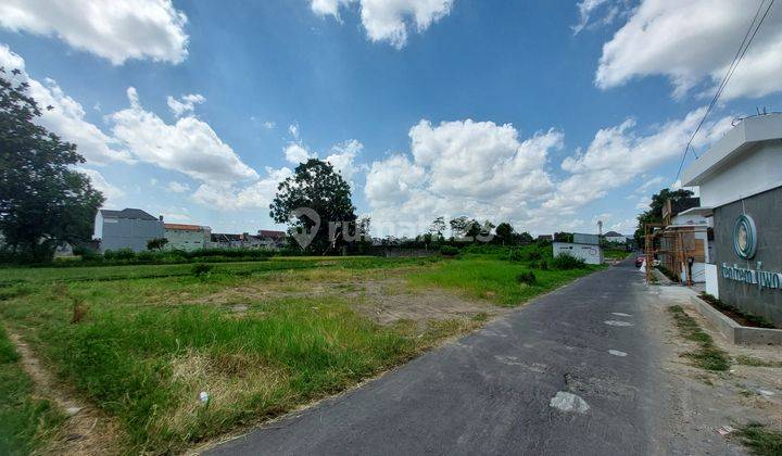 Utara Bandara Adisucipto View Sawah 2