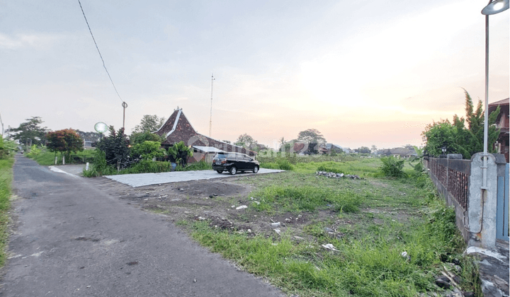 Pekarangan Dilingkungan Persawahan di Jl. Kaliurang Km 8 SHM P 2