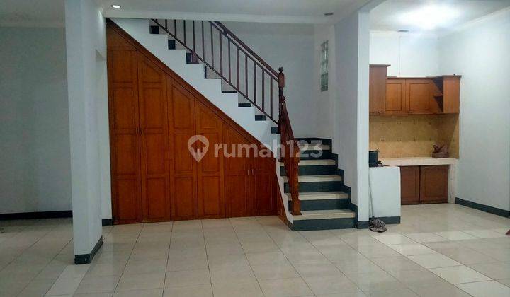 Disewa Rumah 3 Lantai Siap Huni Antapani 1