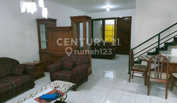 Disewakan Rumah Setraduta Fully Furnish Nyaman 1