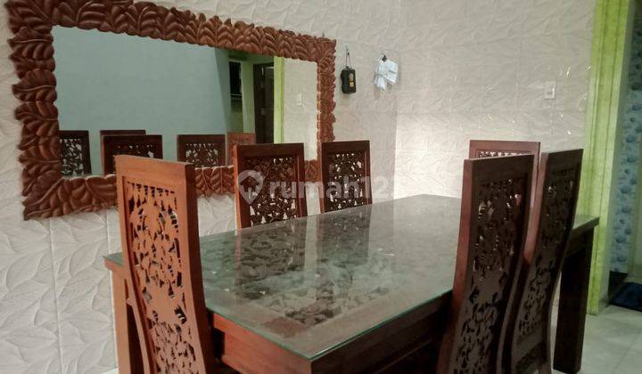 RUMAH BESERTA ISI NYA 11