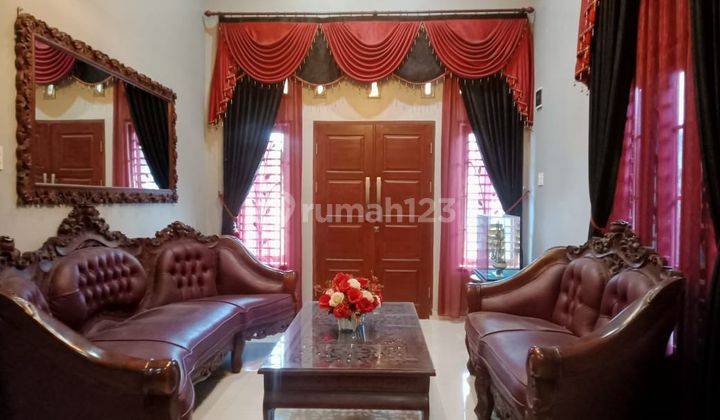 RUMAH BESERTA ISI NYA 13
