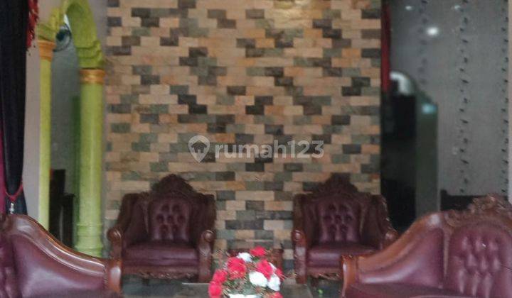 RUMAH BESERTA ISI NYA 14