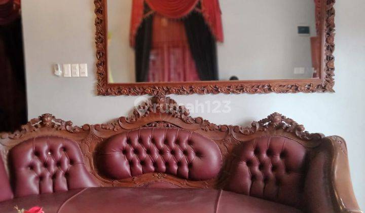 RUMAH BESERTA ISI NYA 17