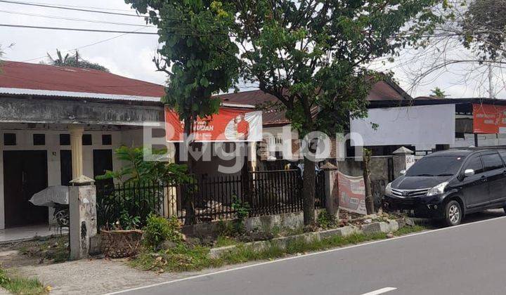 Rumah lama pinggir jalan besar 1