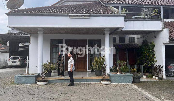 rumah luas cocok untuk buat kantor dan gudang  1