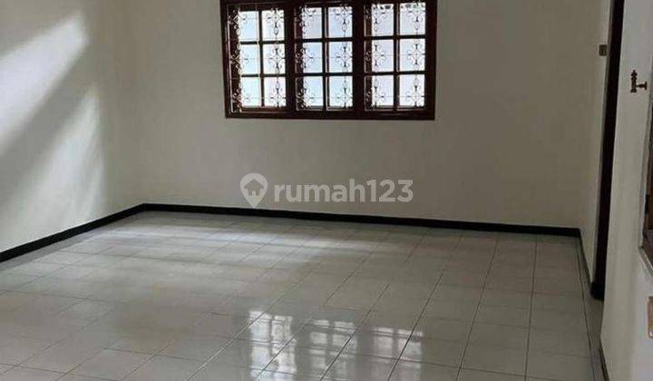 Disewakan Rumah Luas Dan Nyaman Gandaria Jakarta Selatan 2