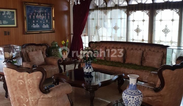 Di jual Rumah mewah antik di Jl Permata Intan Grogol Utara Permata Hijau Jakarta selatan