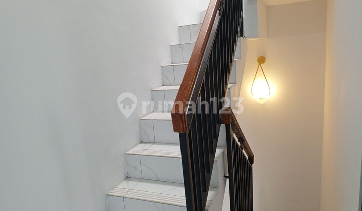 2-Story Minimalist House with Rooftop, SHM, in Jagakarsa 2-Story Minimalist House with Rooftop, SHM, in Jagakarsa