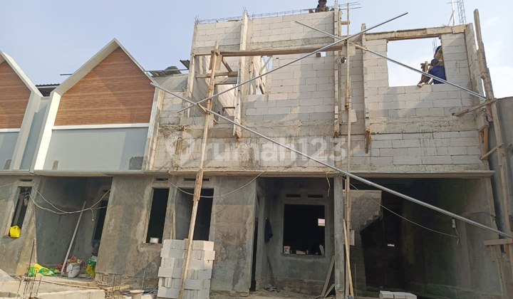 Modern House with Motorcycle Access in Bintara Near Bintang City 2