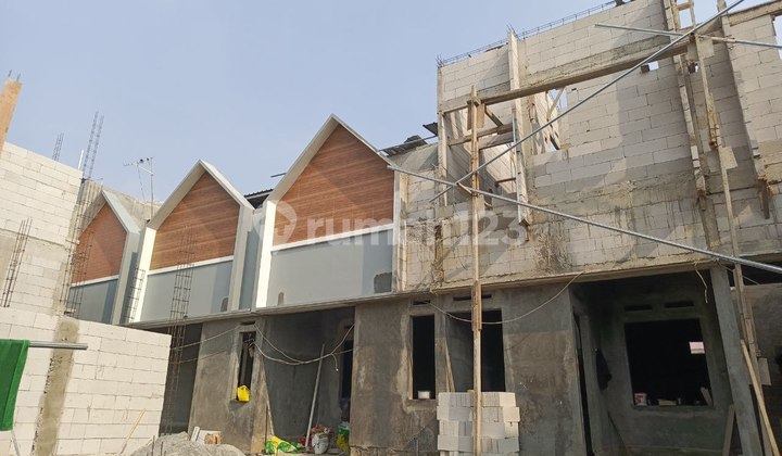 Modern House with Motorcycle Access in Bintara Near Bintang City 1