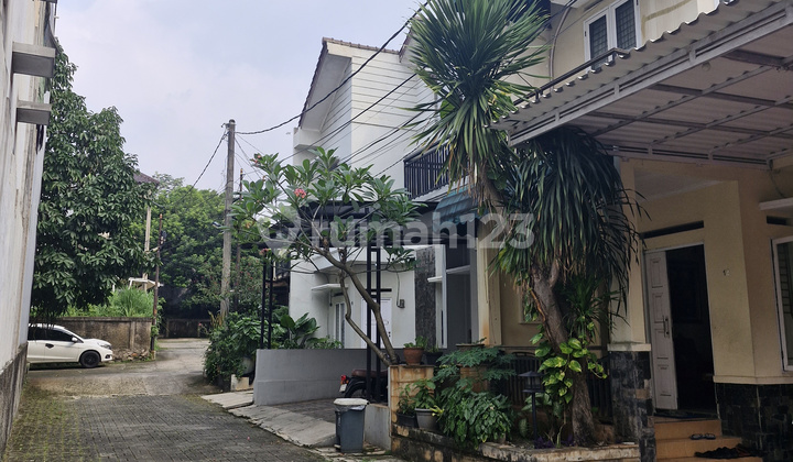 Flo Residence, Pisangan, East Ciputat, South Tangerang, not far from Pluto Road, Cinere Mas. 2