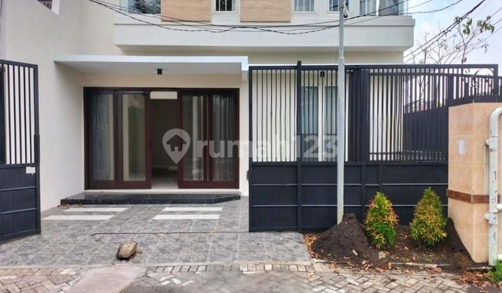 Dijual Rumah Griya Babatan Mukti Hook Strategis Siap Huni