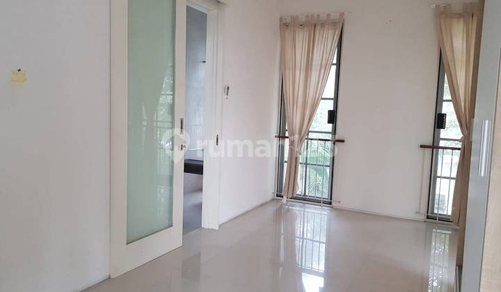 Dijual rumah vila valensia daerah pakuwon barat lokasi strategis 2