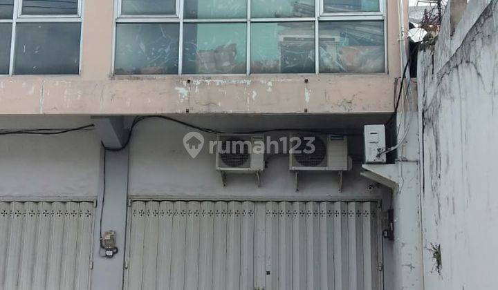 Disewakan ruko di barata jaya lokasi strategis daerah ramai 1