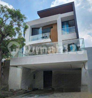 Dijual Rumah Private Lift Pakuwon Indah 1