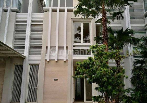 Dijual Rumah Ritz Embassy Pakuwon Indah 1