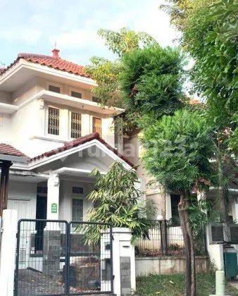 Dijual Rumah Graha Family Strategis Mewah 1