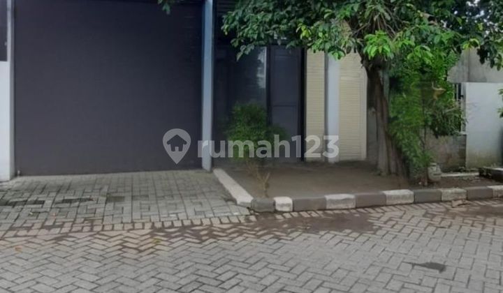 For Sale Babatan Pratama Strategic House Ready to Occupy For Sale Babatan Pratama Strategic House Ready to Occupy