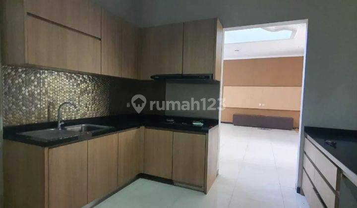 Dijual Rumah Simpang Darmo Surabaya Strategis  2