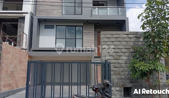 For Sale: Strategic Babatan Pratama House Ready to Occupy For Sale: Strategic Babatan Pratama House Ready to Occupy