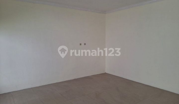 For Rent: Strategic Ready-to-Occupy House in Darmo Harapan Indah