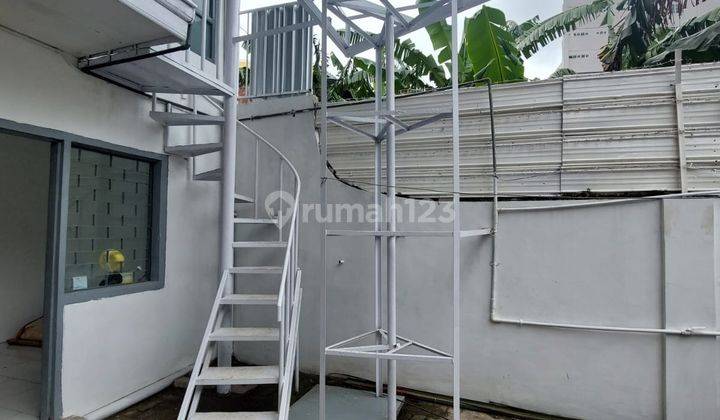 Ruang usaha Pandanaran 8