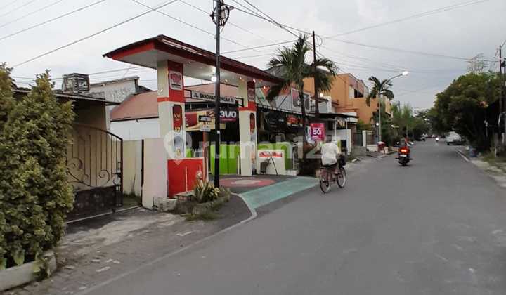 Rumah Mewah Dekat Pusat Kota 2