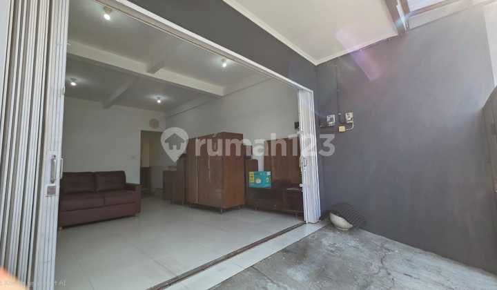 Move-In Ready House in City Center at Jagalan, Central Semarang 1
