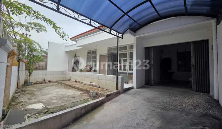 Central City Ready-to-Occupy House in Pekunden, Central Semarang 1