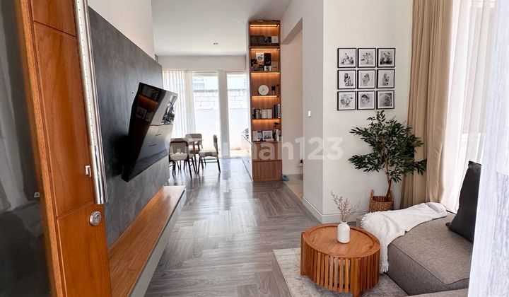 Rumah Bagus Semi Furnish Di Victoria Valley Bsb Semarang 2