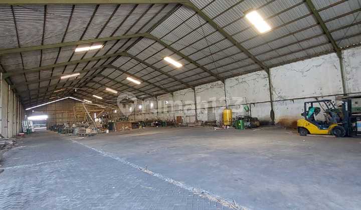 Ex-Wood Factory Warehouse Near Toll Road in Sukoharjo Ex-Wood Factory Warehouse Near Toll Road in Sukoharjo