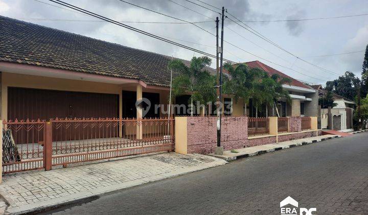 Rumah Strategis Tengah Kota Di Brotojoyo Semarang Utara 1