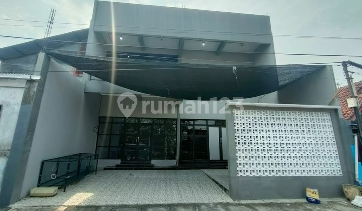 Rumah Murah Bergaya Industrial Tengah Kota di Brotojoyo Semarang 1