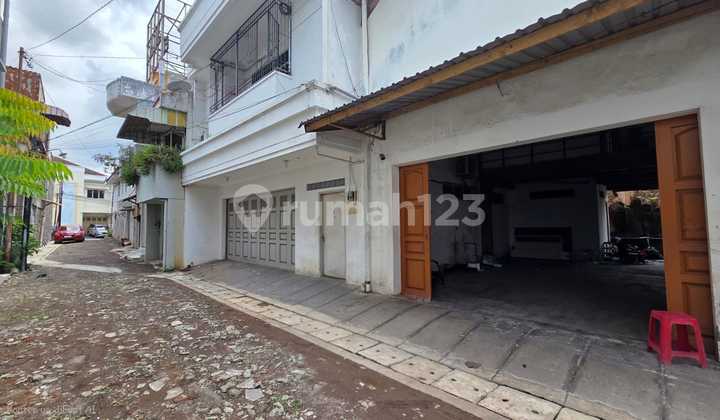 Strategic Warehouse in the Heart of Wotgandul, Central Semarang 2