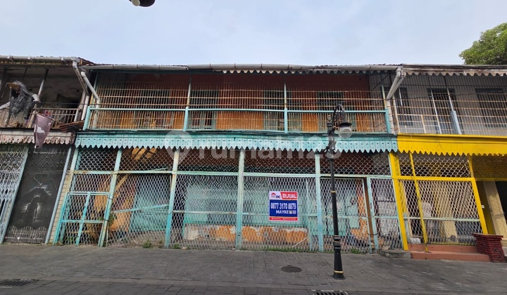 Vintage Business Space Negotiable Price in Old Town Semarang 1