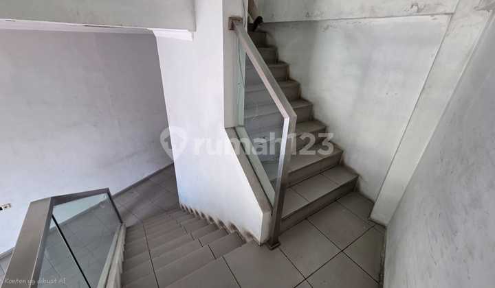 Shop House in the City Center Near Tugu Muda, Indraprasta, Central Semarang 2