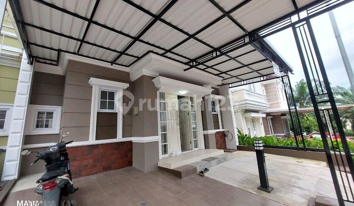 Ready-to-Occupy House Equipped with 4 ACs Near Sam Poo Kong in Paramount 1