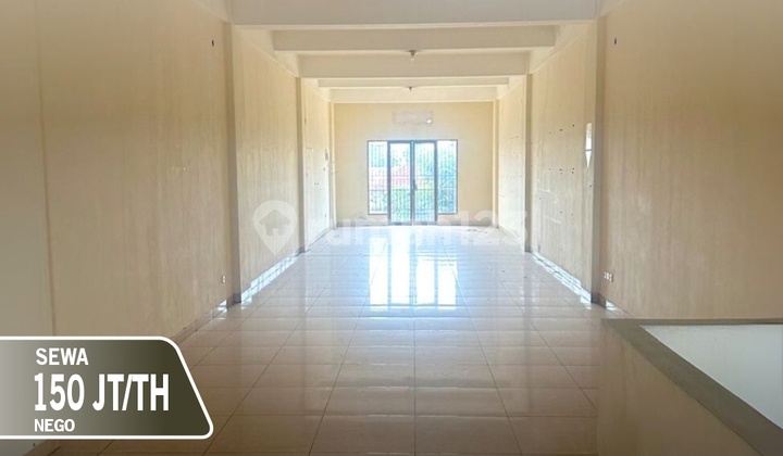 Midtown Rental Shophouse Strategic Location Near UKSW in Salatiga 2