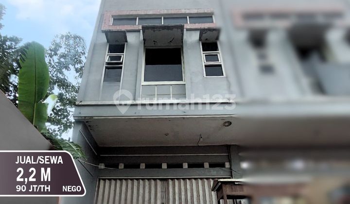 For Rent: Shop House with Spacious Parking at Nakula Sadewa, Dukuh, Salatiga